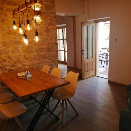 Apartments Dalmatian Stone House Turanj Bagian luar foto