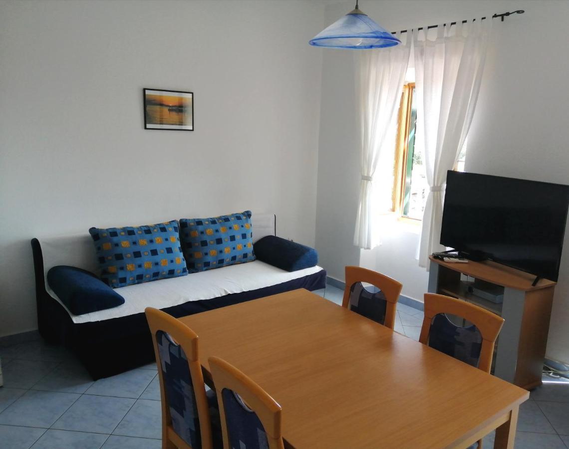 Apartments Dalmatian Stone House Turanj Bagian luar foto