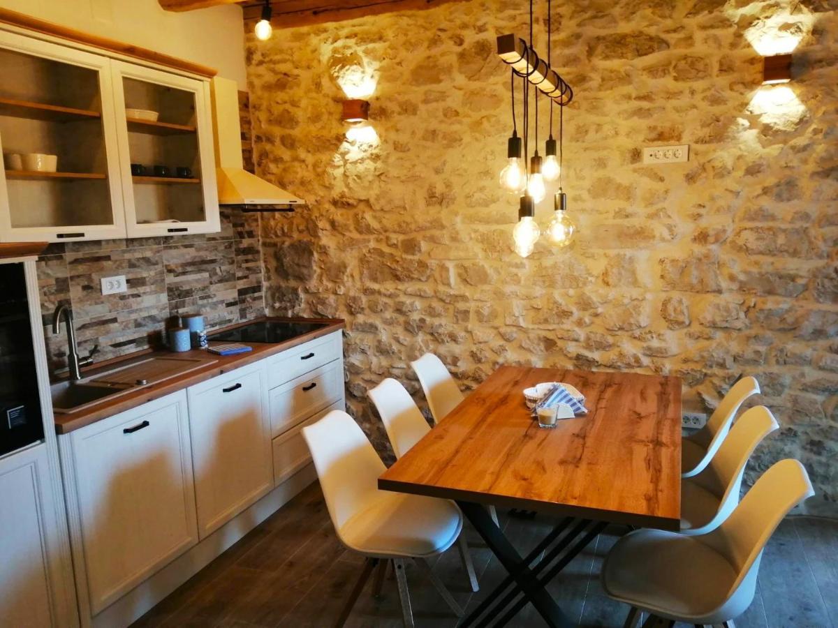 Apartments Dalmatian Stone House Turanj Bagian luar foto