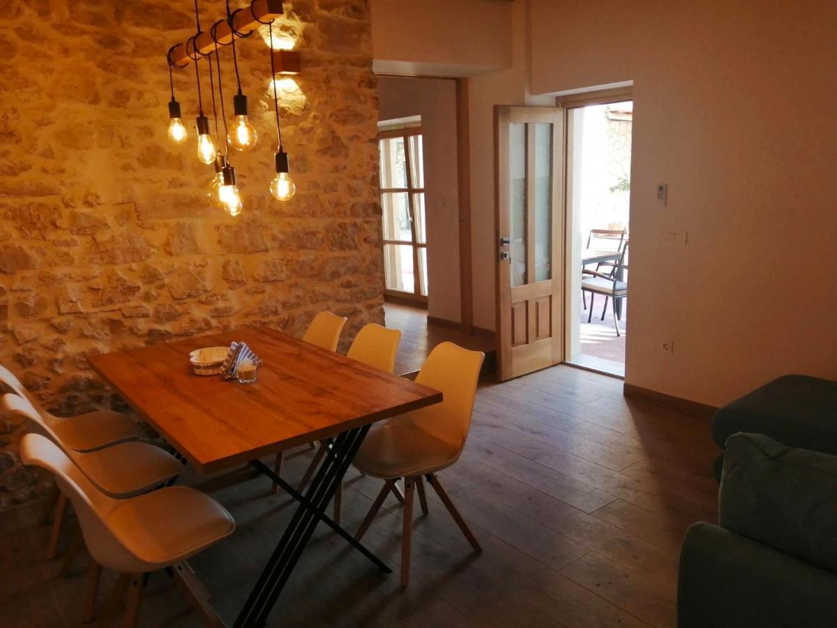Apartments Dalmatian Stone House Turanj Bagian luar foto