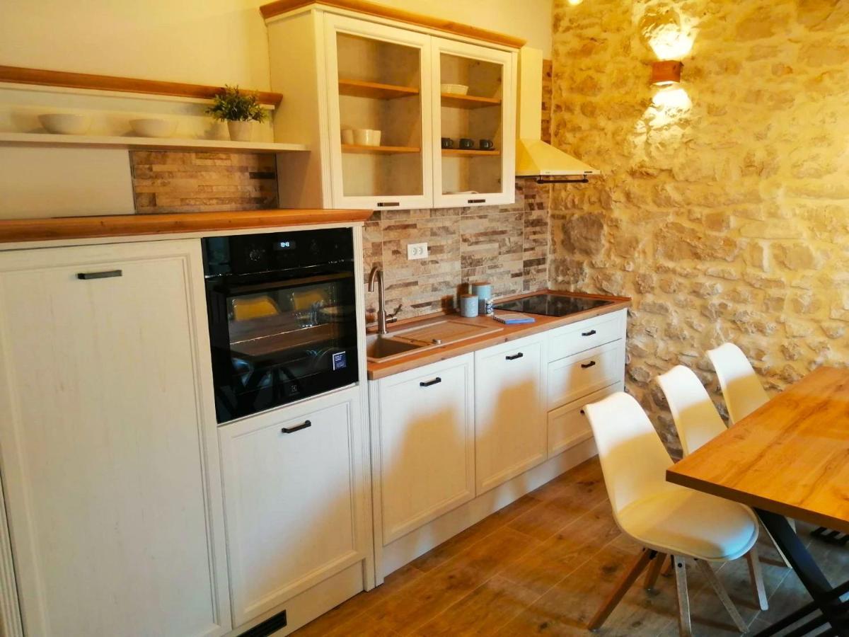 Apartments Dalmatian Stone House Turanj Bagian luar foto