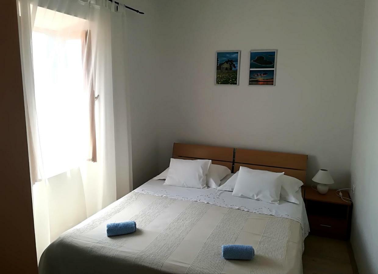Apartments Dalmatian Stone House Turanj Bagian luar foto