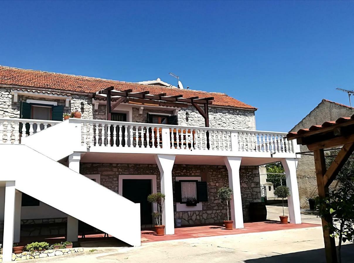 Apartments Dalmatian Stone House Turanj Bagian luar foto